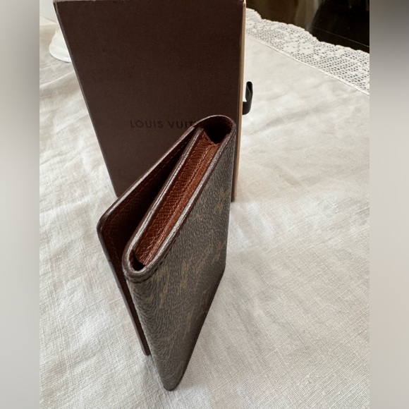 Louis Vuitton Monogram Flap Card Holder - Picture 3 of 6